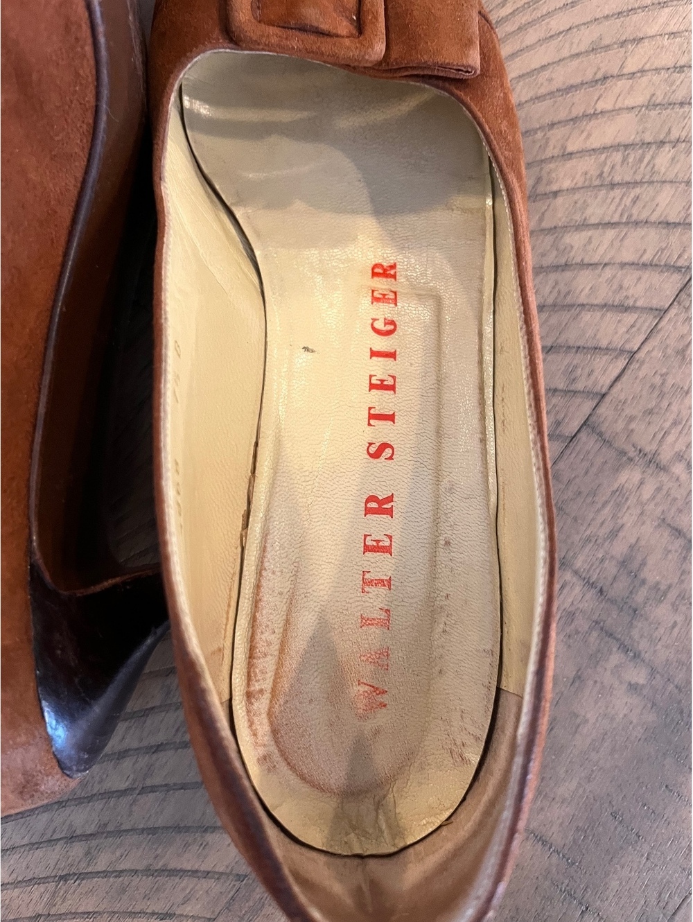 Vintage Walter Steiger Tan Suede Pointed Toe Buckle Pumps Size 7.5 Made in Italy - Picture 9 of 13